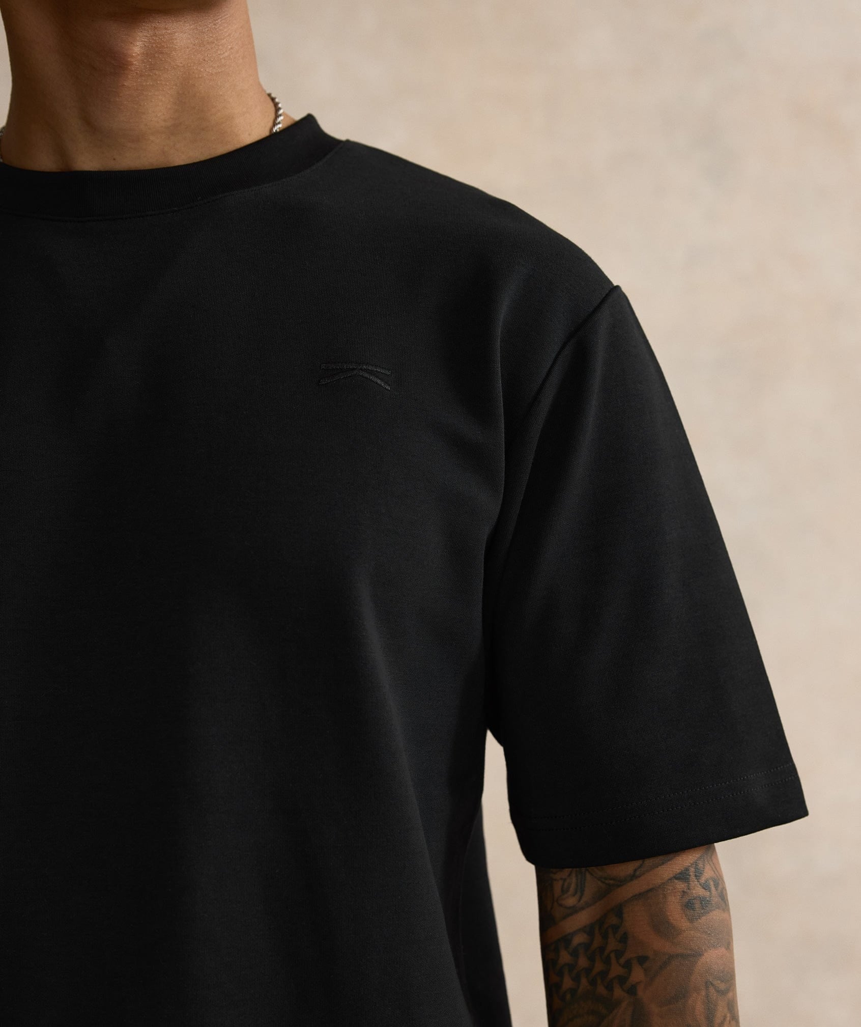Essential Kalibre Tee - Black