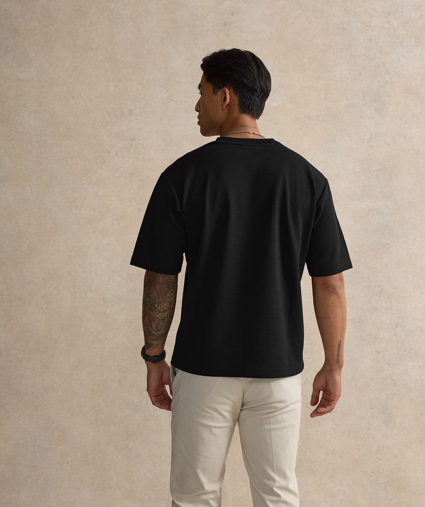 Essential Kalibre Tee - Black