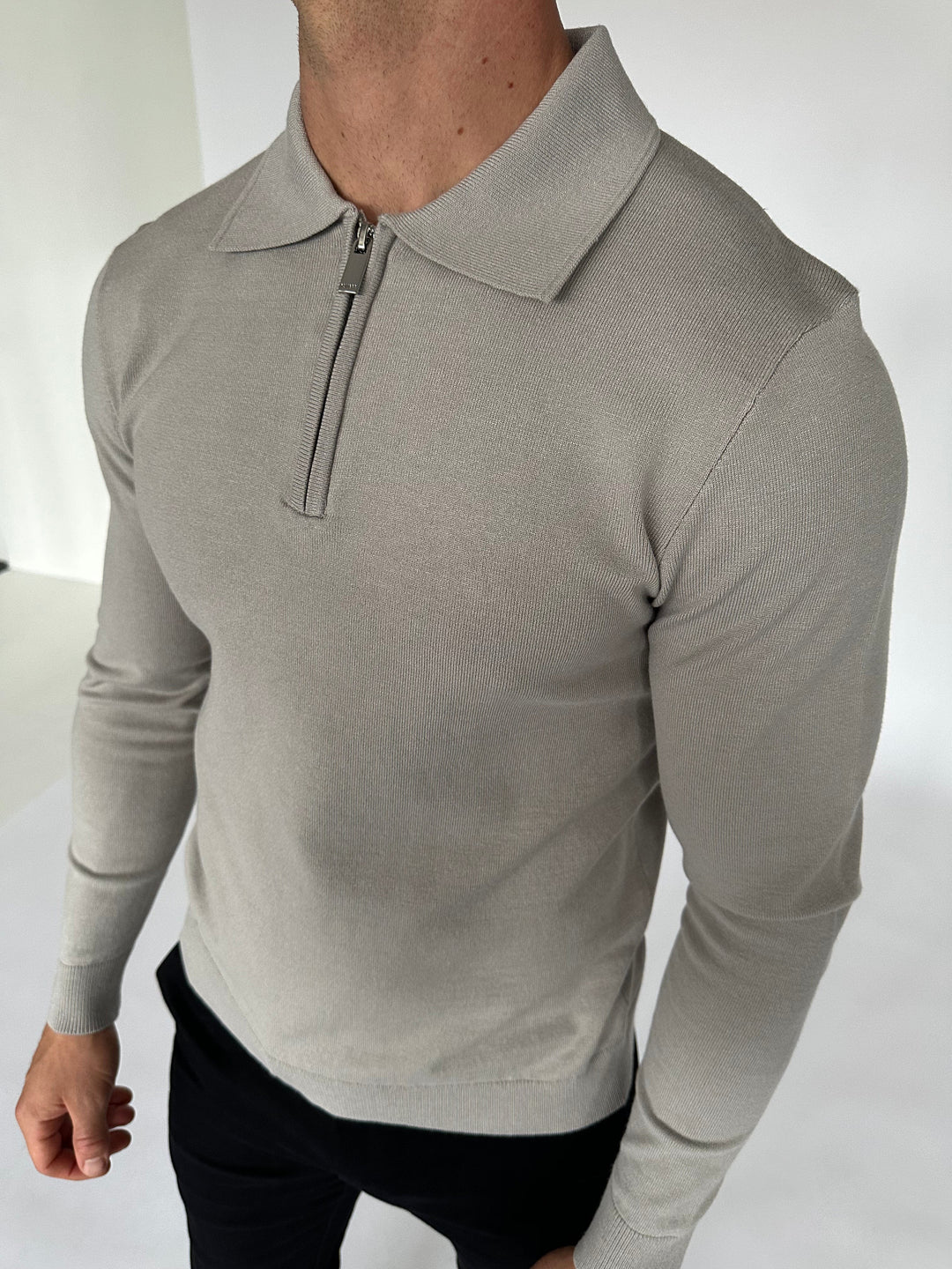 THE AINTREE LONG SLEEVE ZIPPED POLO SHIRT - GREY