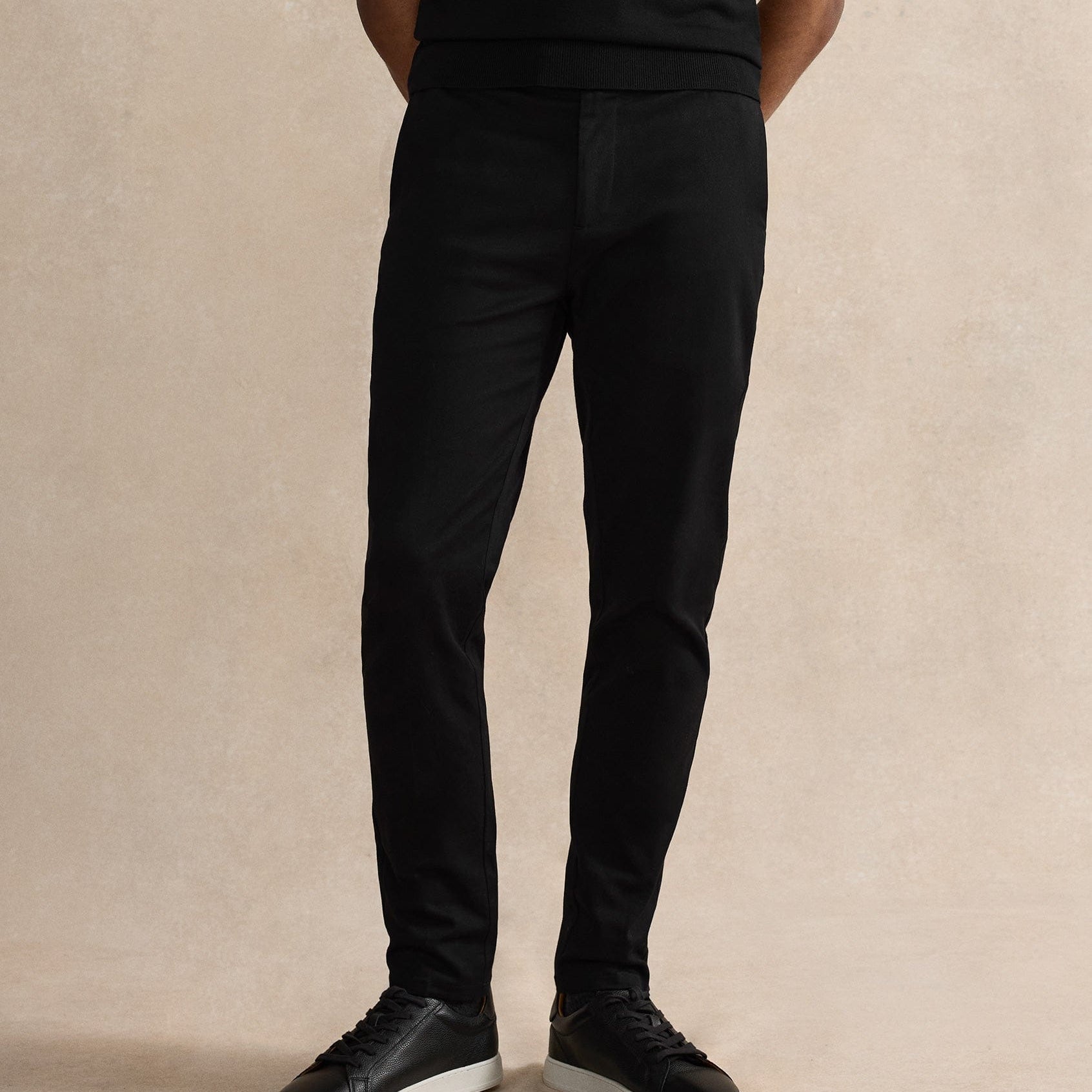 straight-leg-chino-black-007_6f0cbe01-a685-4469-8f80-55eba18712fa.jpg