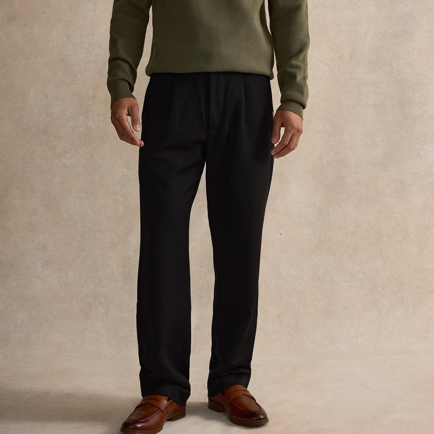 straight-leg-trousers-black-001.jpg